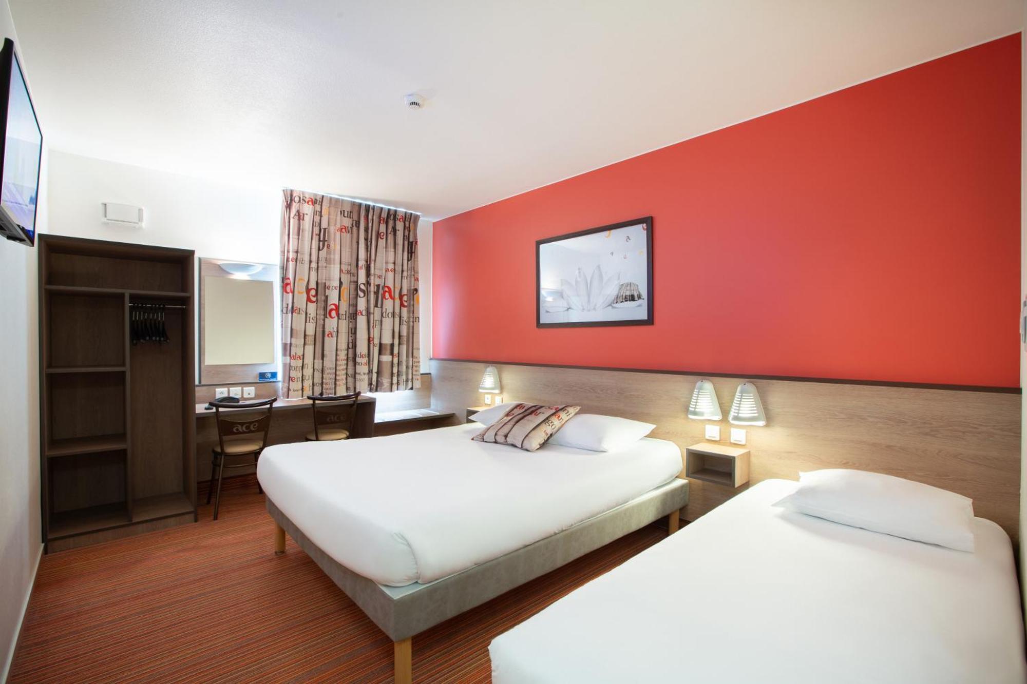 Ace Chartres Hotel Le Coudray